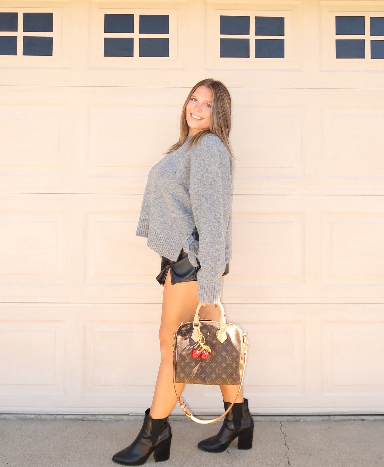 THE DARLING BOW SWEATER