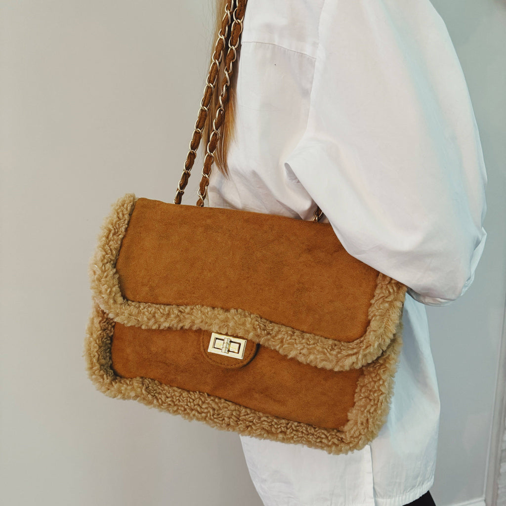 DELUXE CHAIN SHOULDER BAG
